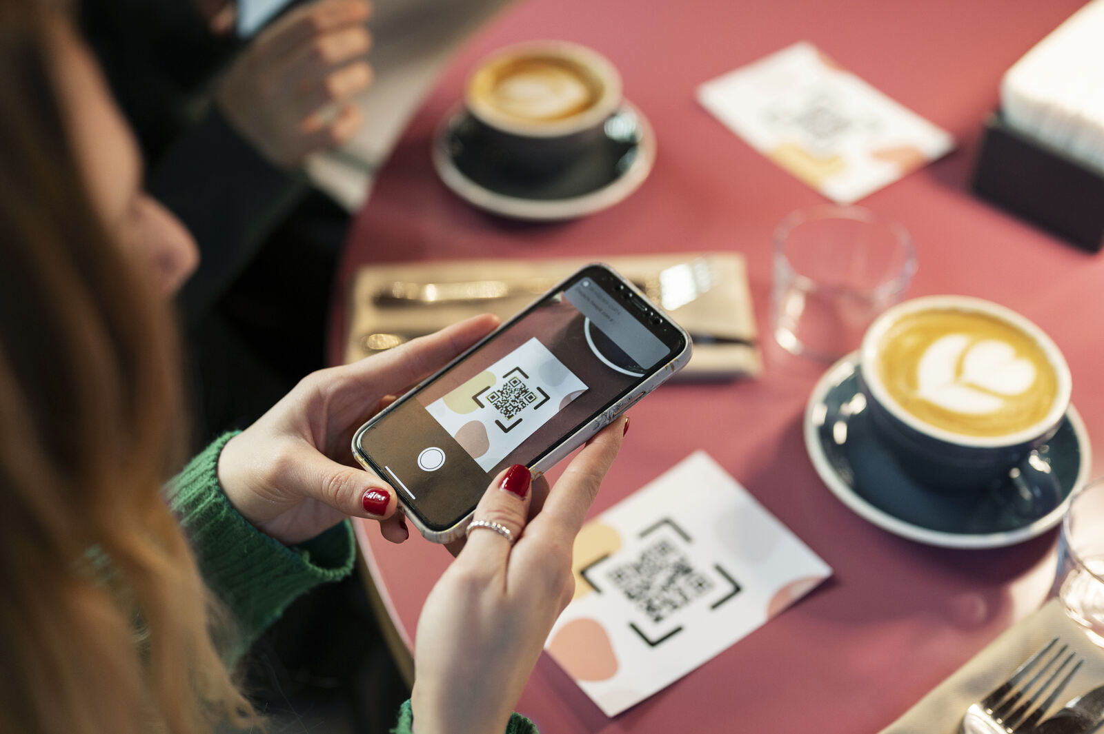 Иллюстрация: кофе — Как пользоваться QR-кодами бизнесу